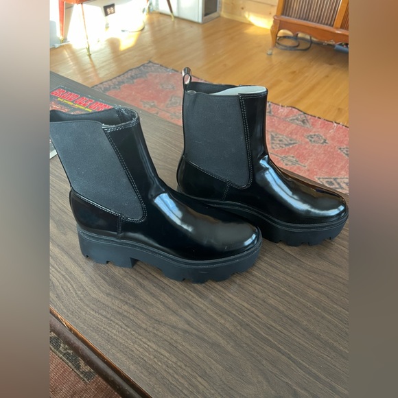 Open Edit Lug Boot - Women’s Size 9 - Picture 3 of 5